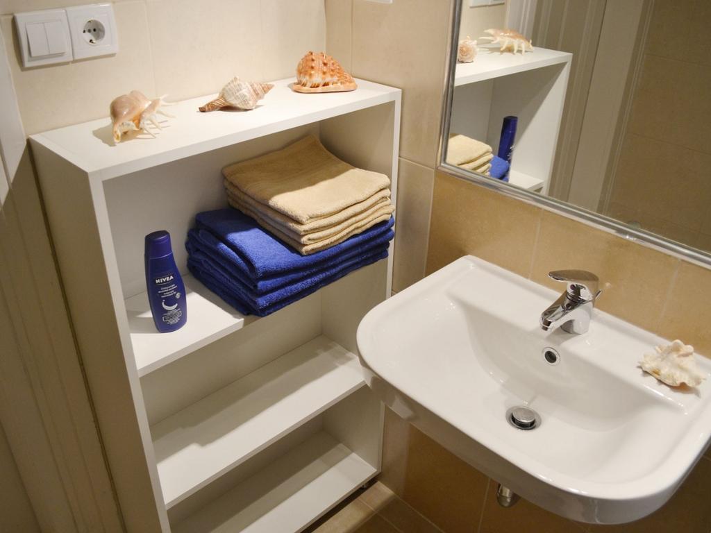 Casamia-Elegant Central Vaci St.Apt Budapest Room photo